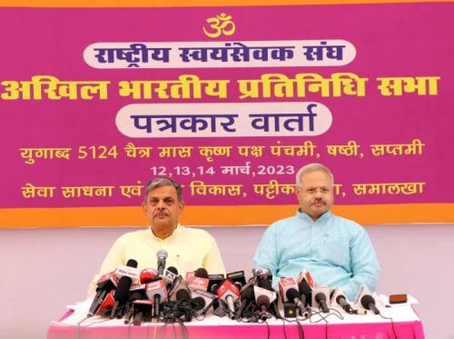 Sarkaryavah (general secretary)  Dattatreya Hosabale  addressing a press conference in presence of its Akhil Bharatiya Prachar Pramukh (All India Pubicity Chief) Sunil Ambekar at Panipat in the Indian state of Haryana. Image Source: rss.org 